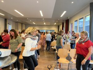 Ein Business-Humortraining gegen Stress, für mehr Gelassenheit und Resilienz mit Barbara Stauffer. 